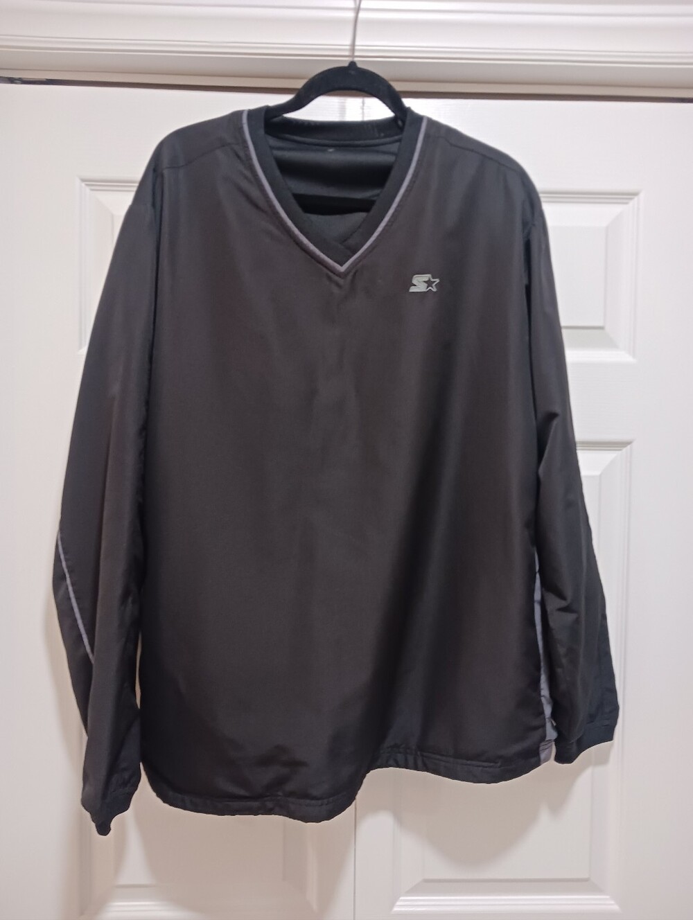 Starter Men’s Black V-Neck Long-Sleeve Shirt